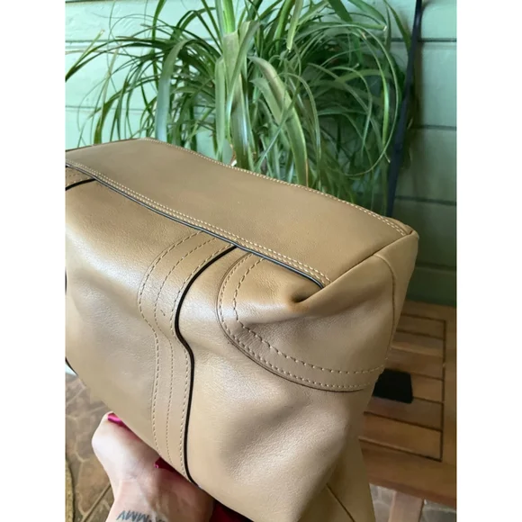 Vintage Coach Hampton Tan Leather tote GUC - Picture 11 of 13
